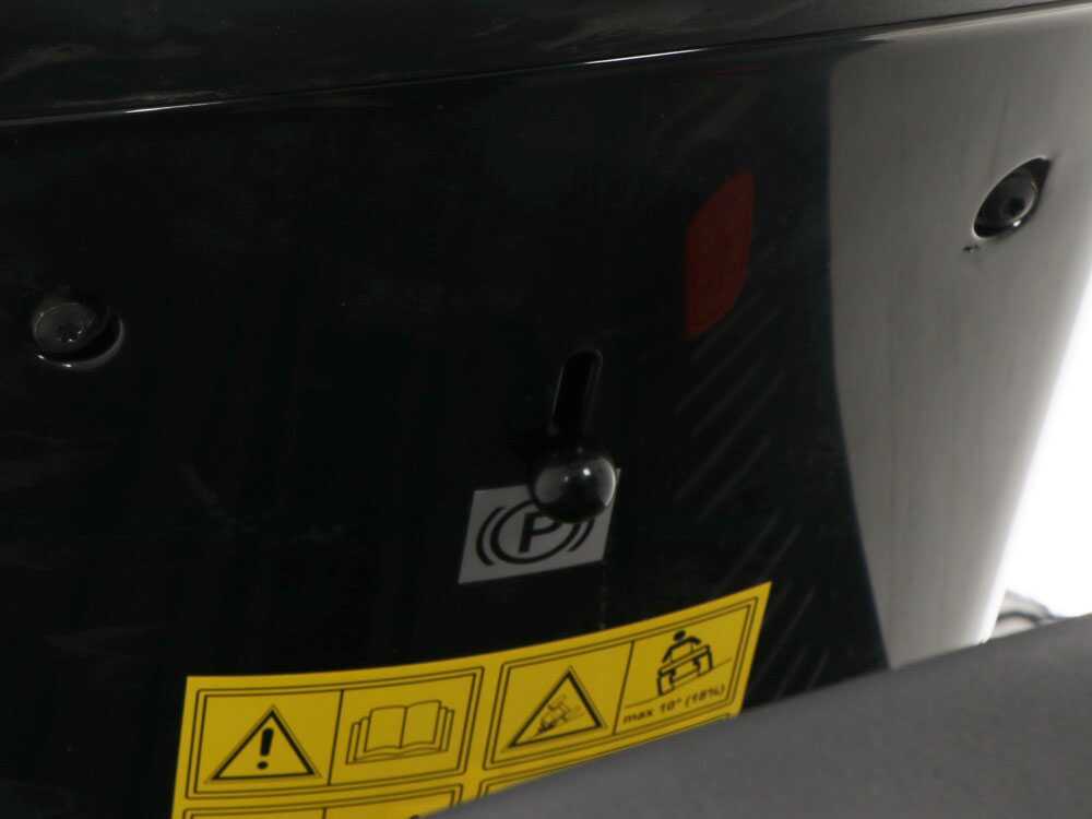 al-ko-t15-93-2-hds-a-easy-tractor-cortacsped-con-salida-lateral-8-5-kw-mandos--33720_4_1648476805_IMG_6241c285e00cc