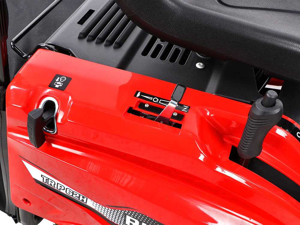 bluebird-tr-p-62h-tractor-cortacsped-motor-de-224-cc-arranque-elctrico-mandos-y-regulaciones--63386_11_1751637183_IMG_6867dcbf12e9e