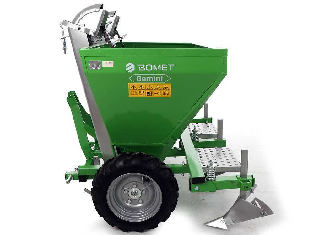 bomet-gemini-plantadora-de-patatas-de-doble-hilera-ruedas-en-goma-plantadora-de-patatas-gemini-de-doble-hilera-con-ruedas-en-goma--33570_4_1647943273_IMG_62399e69ea5e1