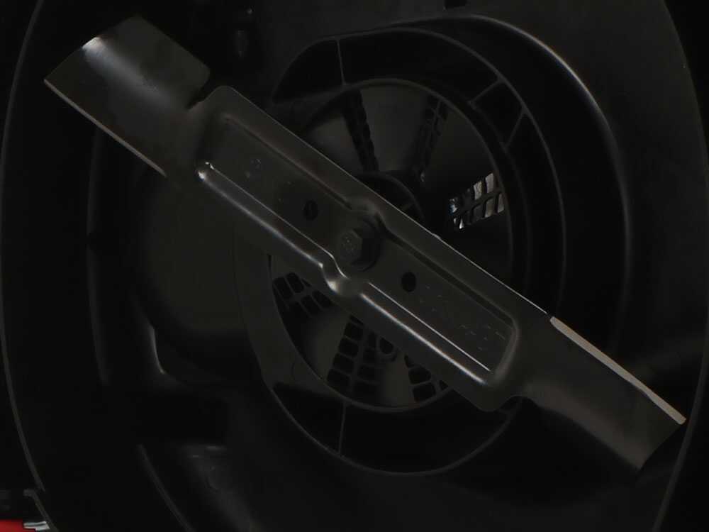 bosch-universalrotak-2x18v-37-550-cortacsped-de-batera-2x18v-4ah-corte-37-cm-cuchilla-de-acero--42620_22_1686062405_IMG_647f45451a9b0 (1)