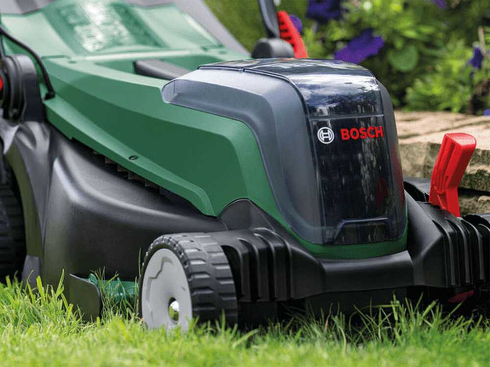 bosch-universalrotak-2x18v-37-550-cortacsped-de-batera-2x18v-4ah-corte-37-cm-motor-elctrico-a-batera--42620_20_1686062403_IMG_647f4543cdecd