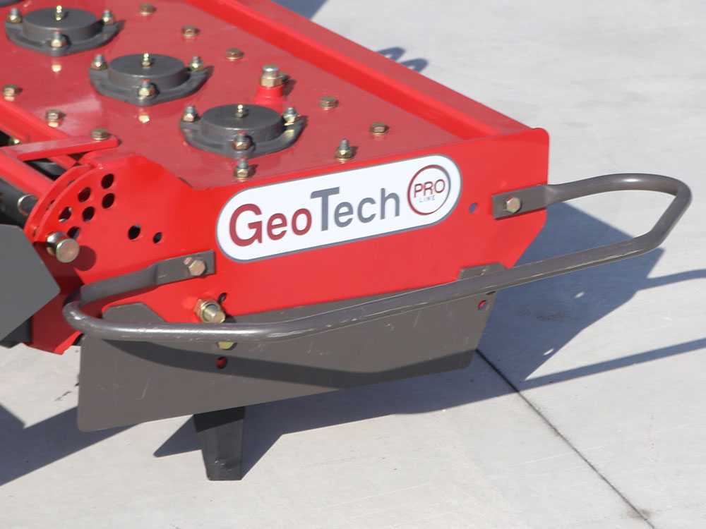 grada-rotativa-geotech-pro-er-210-ancho-de-trabajo-210-cm-20-cuchillas-serie-ligera-regulacin-lateral-rodillo-barra-de-refinamiento-y-enganche-de-3-puntos--22010_6_1580464408_IMG_1544