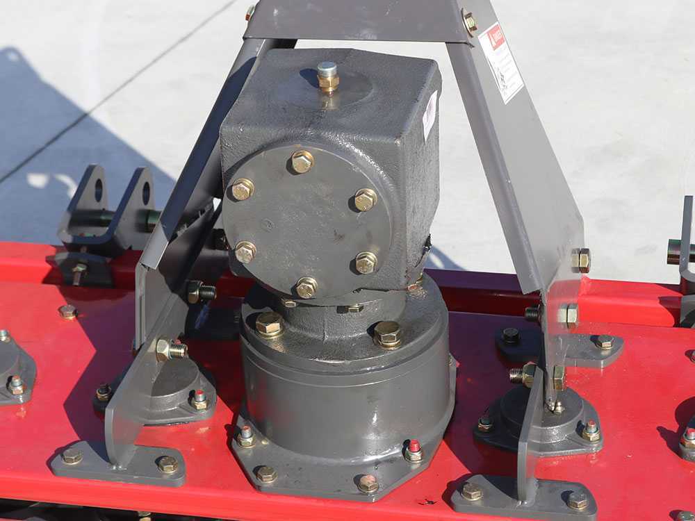 grada-rotativa-geotech-pro-er-210-ancho-de-trabajo-210-cm-20-cuchillas-serie-ligera-regulacin-lateral-rodillo-barra-de-refinamiento-y-enganche-de-3-puntos--22010_6_1580464408_IMG_1560