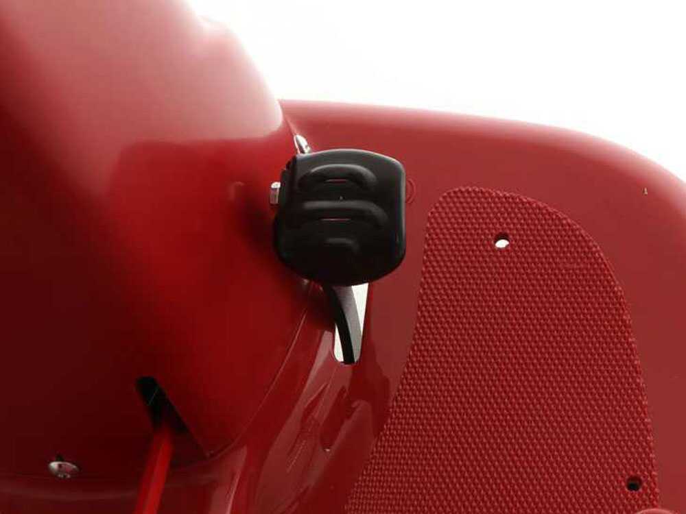 minirider-cortacsped-line-plus-76-h-con-motor-loncin-euro-352-mandos-y-regulaciones--40131_11_1677062356_IMG_63f5f0d412a4f