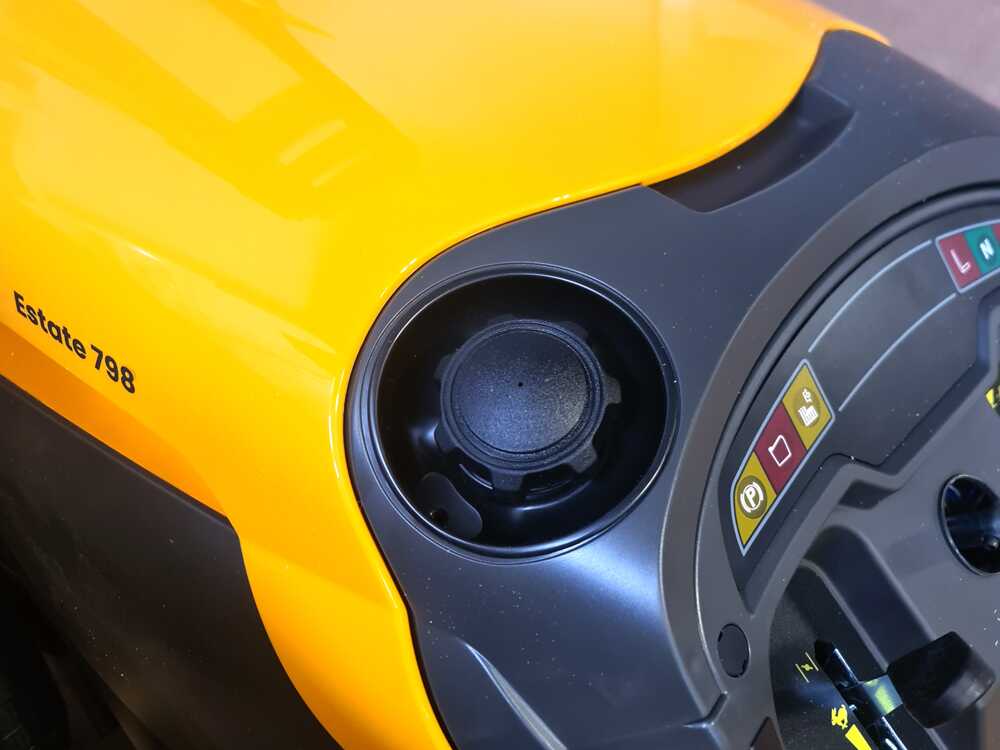 stiga-estate-798-tractor-cortacsped-cambio-hidrosttico-recogedor-mulching-otras-caractersticas--59123_6_1742285450_IMG_67d92a8a7e613